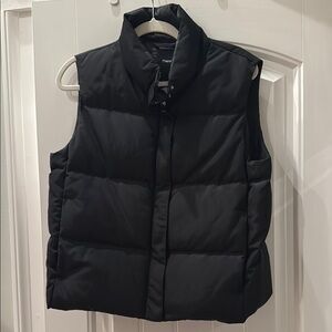 Theory Black Vest